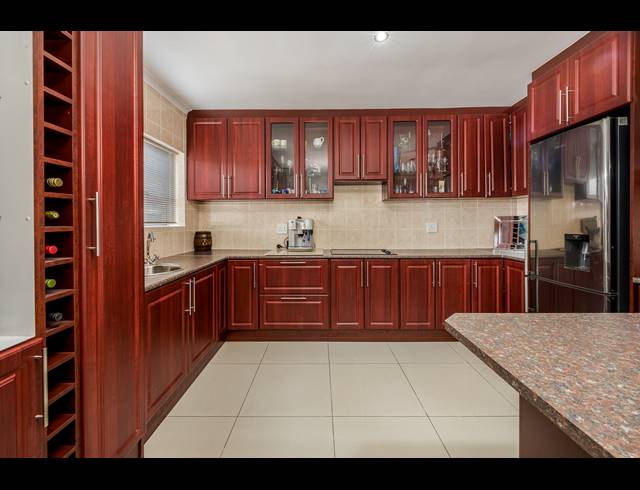 6 BEDROOM HOUSE FOR SALE IN ROUXVILLE
